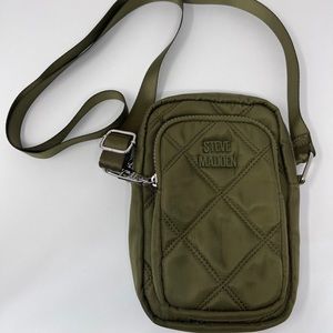 STEVE MADDEN Olive Quilted Cellphone Essential Crossbody Bag
